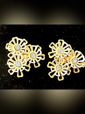 Coro Gold Daisy Crystal Center Screw back Clip Earrings